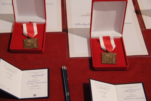 Abp Głódź otrzymał nagrodę "Świadek Historii"